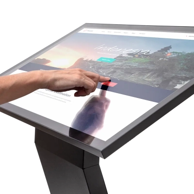 Kiosk multimedialny z monitorem Samsung 32