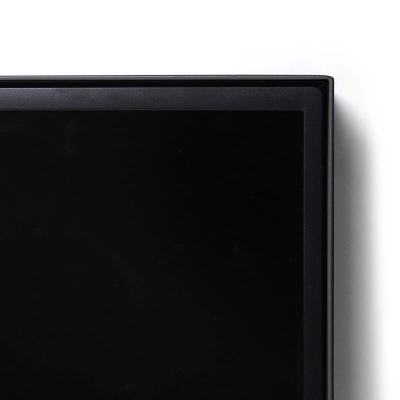 Bezramkowa obudowa panelu Smart Line 43 cale
