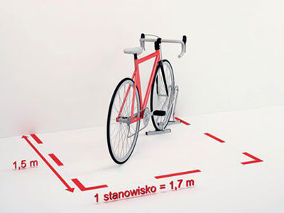 Ustawienie roweru pod kątem 45 stopni w stojaku Multibike 1 Rower ustawiony pod kątem 45 stopni w stojaku Multibike 1